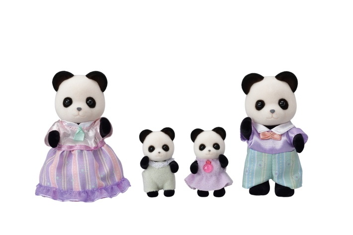 I discovered the Sylvanian Families dolls lately - My friends got me a  family of 4 red pandas for my birthday : r/redpandas
